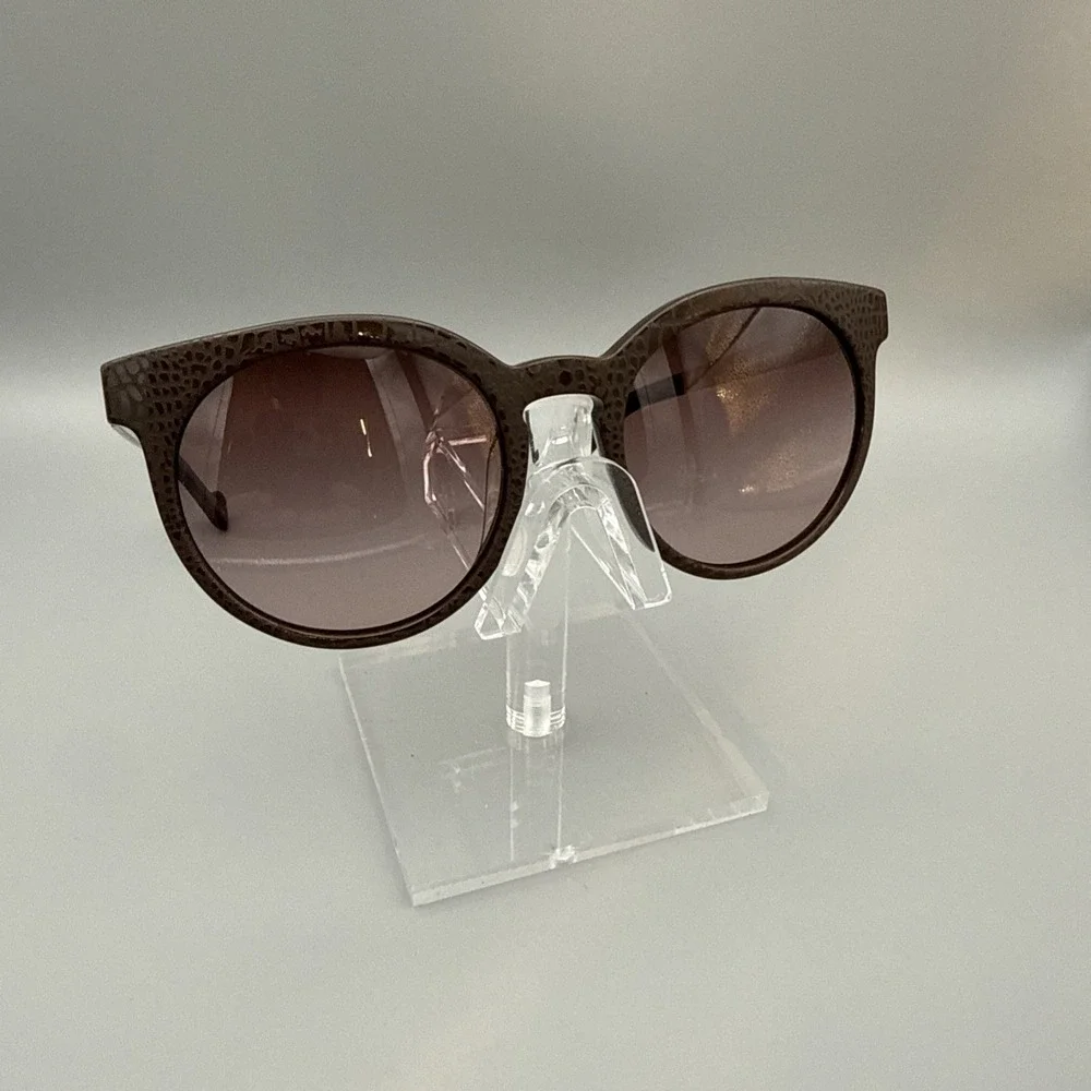 LIU JO AUTHENTIC SUNGLASSES- LJ653S BROWN/GOLD ACCENT LEATHER ROUND FRAMES- HOT!